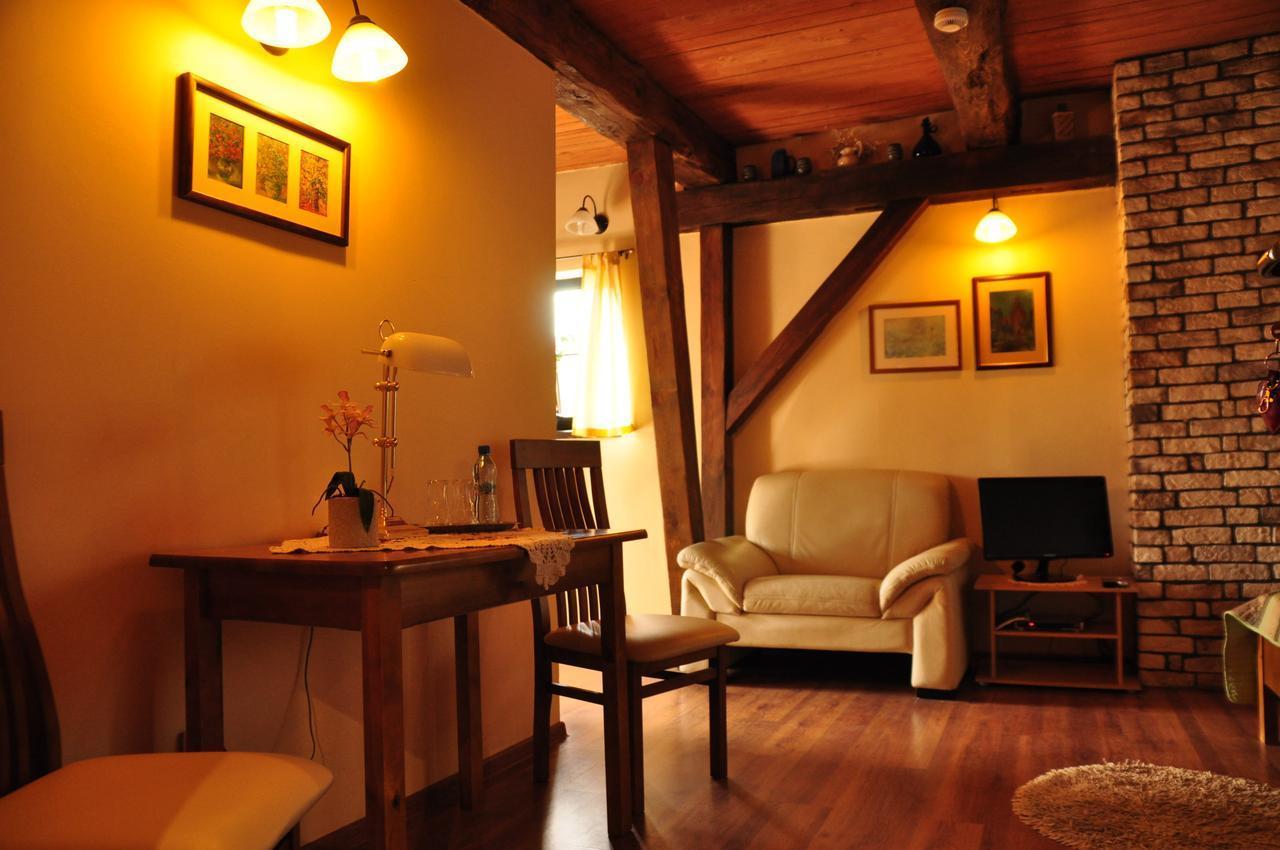 Stary Spichrz Kawiarnia & Noclegi Chełmno Extérieur photo
